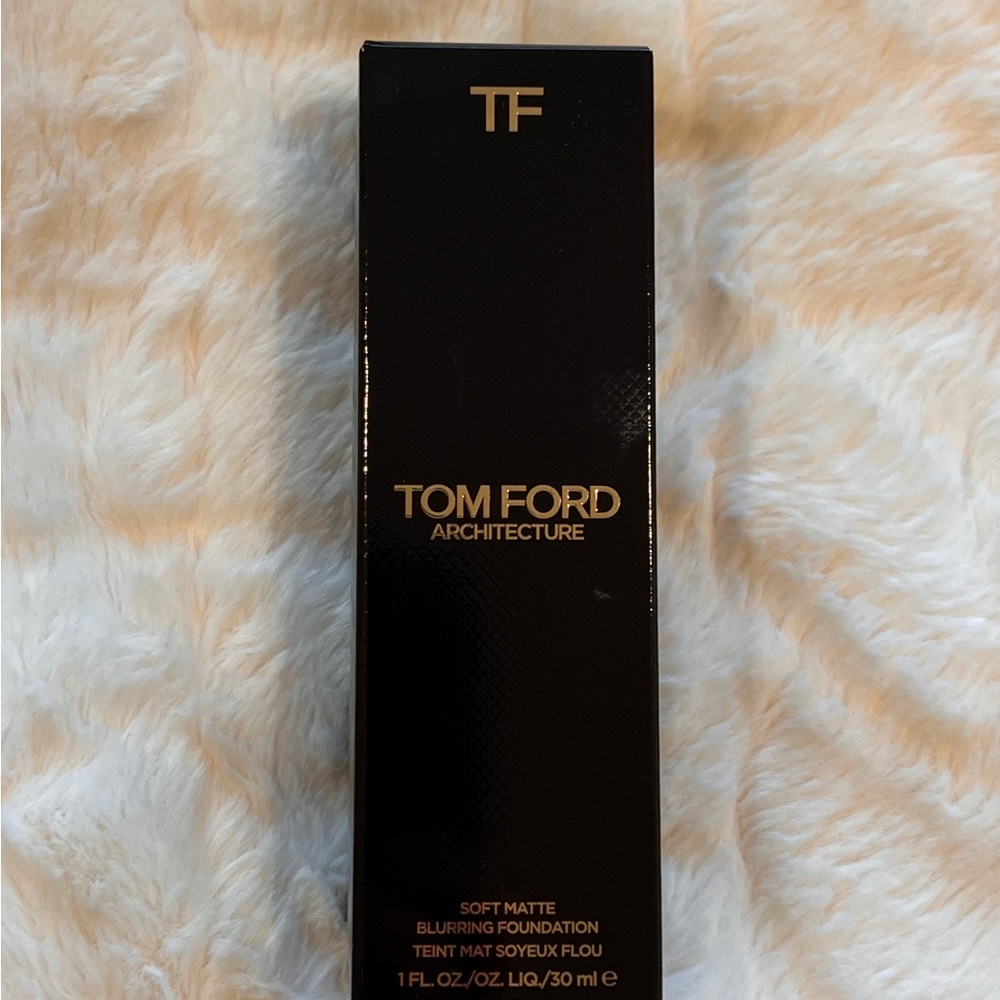 Tom Ford Soft Matte Blurring Foundation - Black and Gold